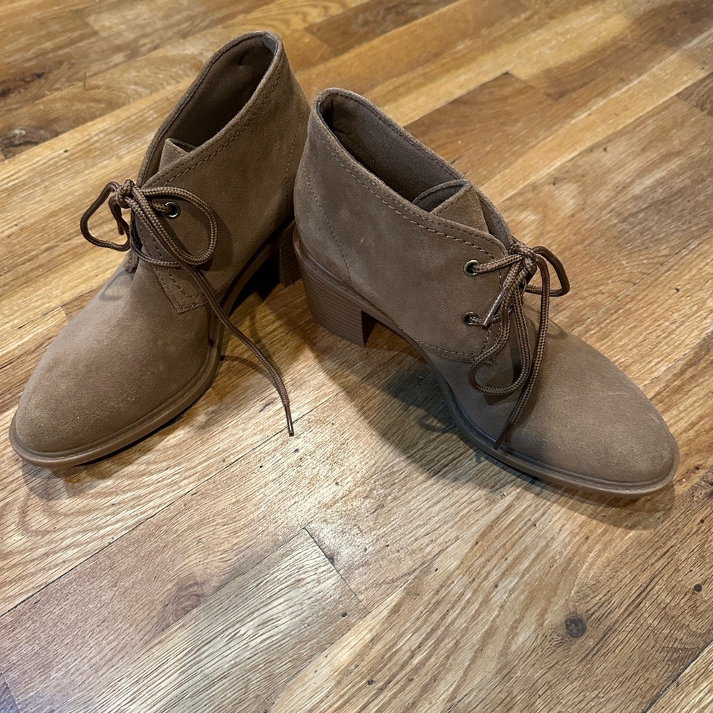 CLARK WOMENS SUEDE ANKLE BOOTS size 7.5